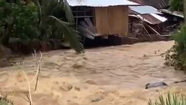 Diguyur Hujan Deras, Wilayah Solok Diterjang Longsor dan Banjir