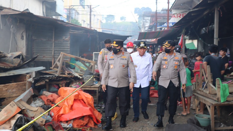 Kapolda Sulut Tinjau Lokasi Kebakaran Pasar 54 Amurang Minahasa Selatan, Ini yang Disampaikan 