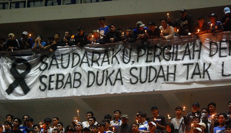 Ribuan Suporter PSIS Gelar Doa Bersama untuk Korban Tragedi Stadion Kanjuruhan - Bagian 3