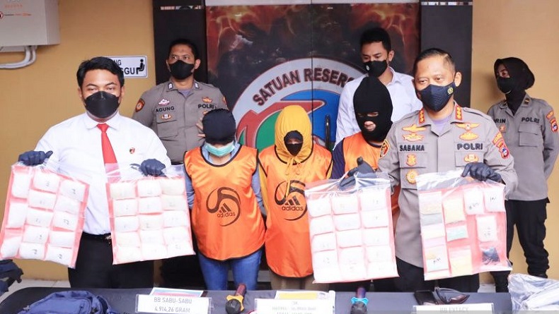 Pasutri Banjarmasin Mendadak Kaya Raya Ditangkap, Hasilkan Rp175 Juta per Bulan dari Bisnis Sabu