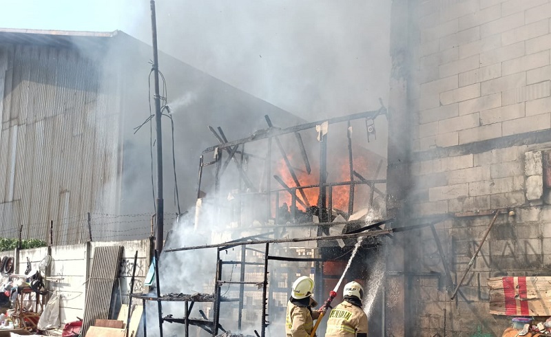 Kebakaran Hanguskan 20 Rumah di Kapuk Cengkareng, Diduga akibat Korsleting Listrik