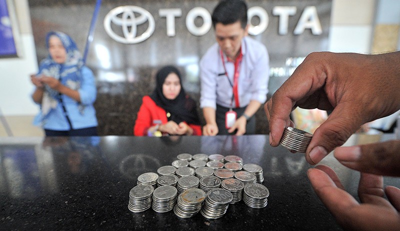 Momen Pedagang Beli Mobil dengan Uang Koin Rp1.000 Hasil Tabungan - Bagian 1