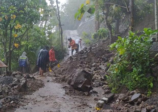 Longsor dan Banjir Terjadi di Piyungan Bantul, Sejumlah Jalur Terputus   