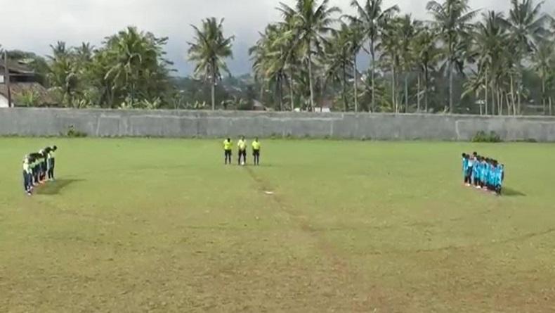Mengheningkan Cipta untuk Korban Kanjuruhan Awali Liga Pelajar di Temanggung
