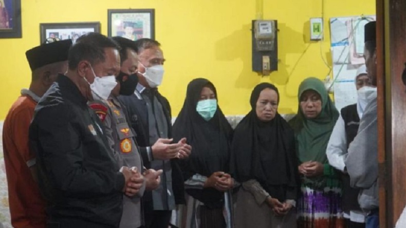 Takziah Korban Tewas Tragedi Kanjuruhan, Menpora Sampaikan Pesan Menyentuh dari Jokowi