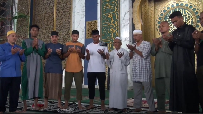 Ikut Berduka, Pemain Persebaya Salat Gaib Doakan Korban Tragedi Kanjuruhan
