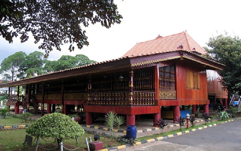title Rumah Adat Palembang dan Fungsi Tiap Ruangannya Rumah Adat Palembang dan Fungsi Tiap Ruangannya