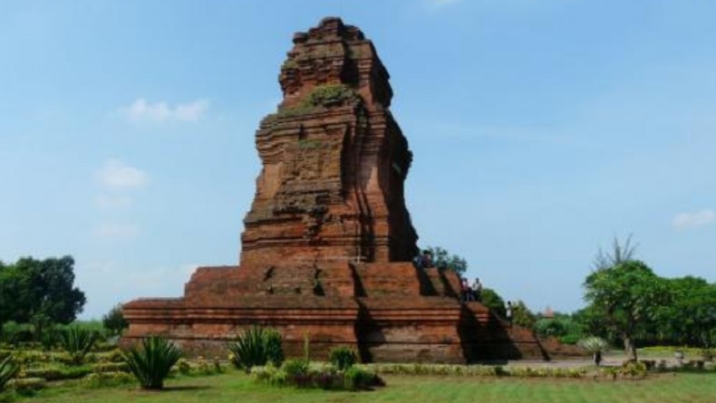 title Kisah Cinta Segitiga di Kerajaan Majapahit, Hubungan Terlarang Putri Raja dan Tabib Istana Kisah Cinta Segitiga di Kerajaan Majapahit, Hubungan Terlarang Putri Raja dan Tabib Istana