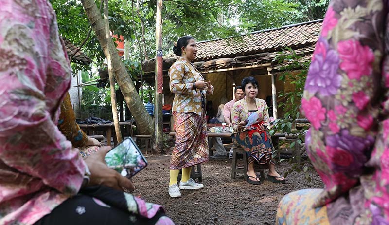 Sapawastra Hari Batik Nasional Tampilkan “Lawas Gak Lawasan” - Bagian 4