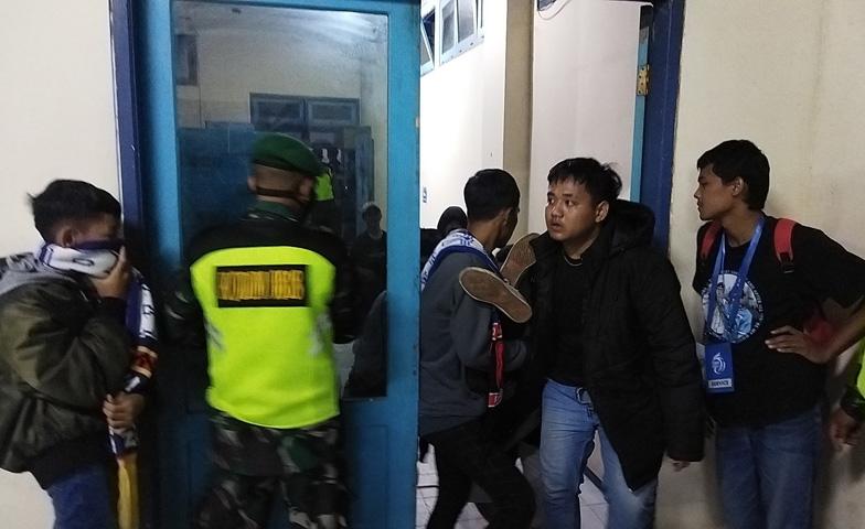 Cerita Pilu Suporter saat Tragedi Kanjuruhan, Bertahan 30 Menit Antara Hidup dan Mati 
