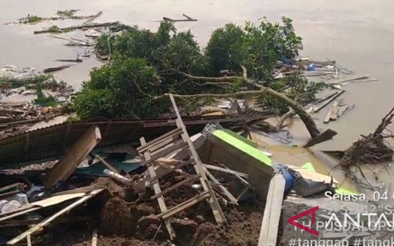 10 Korban Longsor di Pinggir Sungai Musi Berhasil Dievakuasi