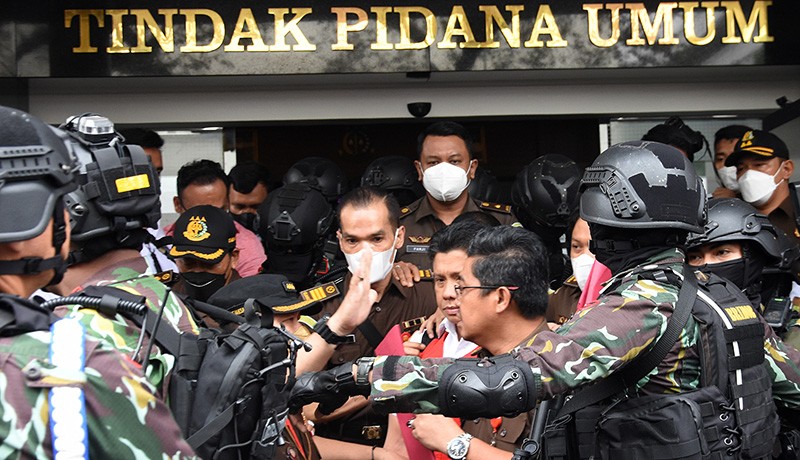 Tampang Ferdy Sambo Pakai Rompi Tahanan Kejaksaan Bernomor 69 - Bagian 3