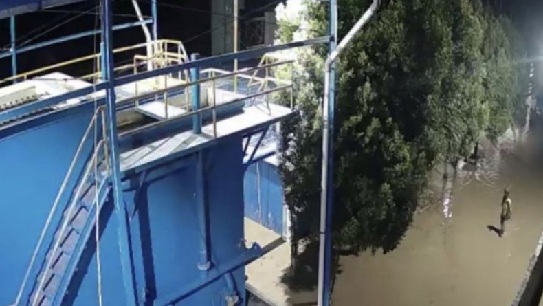 Instalasi Pengolahan Air Terendam Banjir, PDAM Kota Gorontalo Pasok Air dengan Mobil