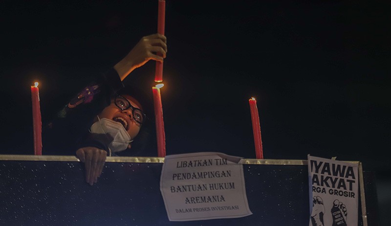 Iwan Bule Didemo Massa Tuntut Mundur dari Ketua Umum PSSI - Bagian 4