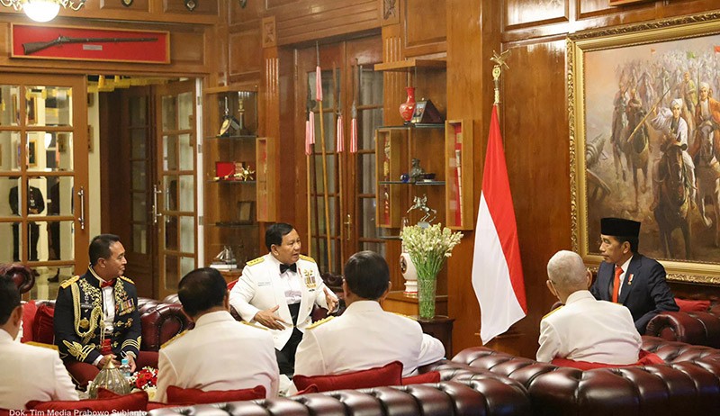 Momen Langka, Jokowi Mampir ke Ruang Kerja Prabowo Ngopi Bareng Jenderal Sesepuh TNI - Bagian 3