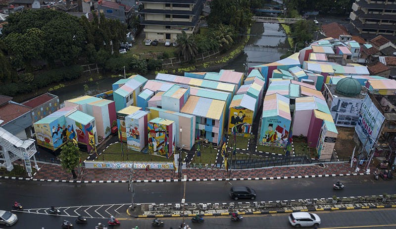 Foto Kampung Gembrong Dulu Kumuh, Kini Tertata Rapi Berkonsep Water Front City - Bagian 2