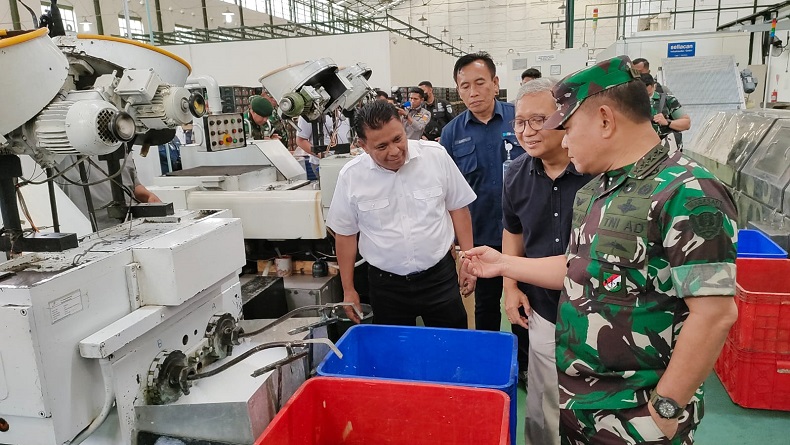 KSAD Jenderal Dudung Minta Pindad Genjot Produksi Munisi Kaliber 20 dan 105 MM