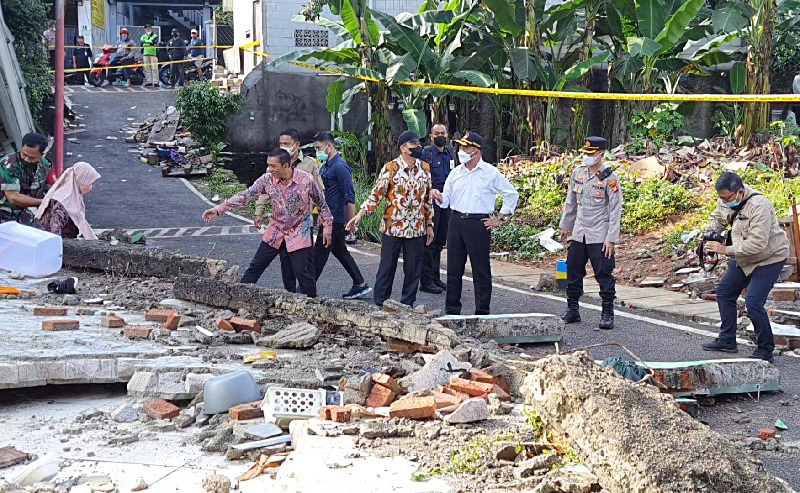 Datangi Mts Negeri 19 Pondok Labu Menko Pmk Soroti Lokasi Sekolah Di