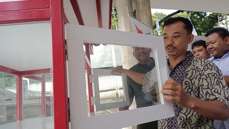 Partai Perindo Serahkan Bantuan Modal dan Gerobak UMKM - Bagian 3