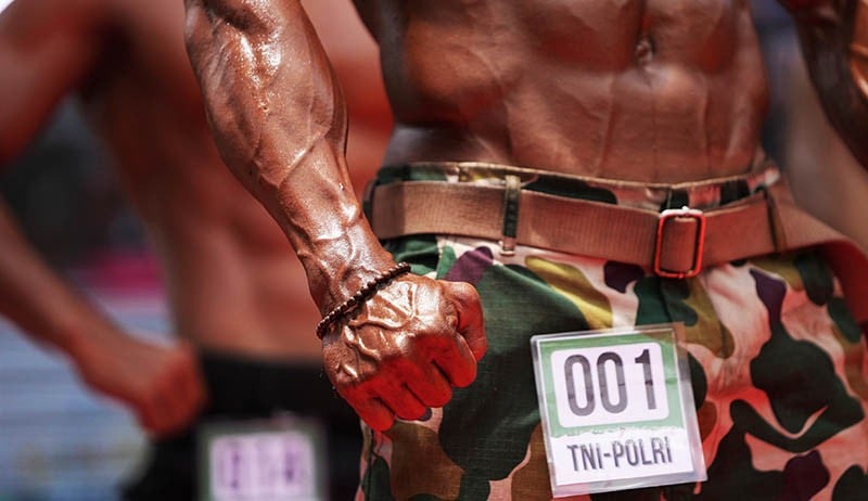 Puluhan Prajurit TNI Pamer Otot - Bagian 2