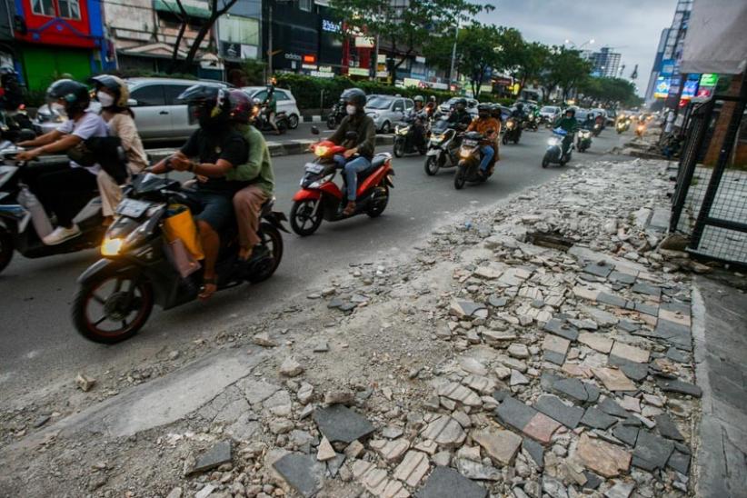 Pemkot Depok Kucurkan Dana Rp23,5 Milyar untuk Revitalisasi Trotoar di Jalan Raya Margonda  - Bagian 3