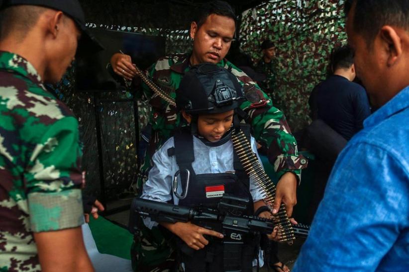 Potret Antusiasme Warga Palembang Saksikan Pameran Alutsista TNI  - Bagian 5