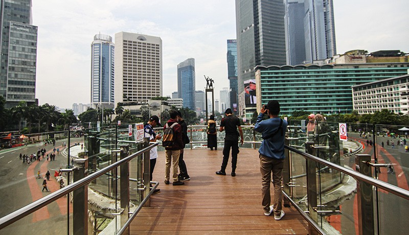 Spot Foto Baru di Ibu Kota dengan Latar Belakang Air Mancur Bundaran HI - Bagian 2