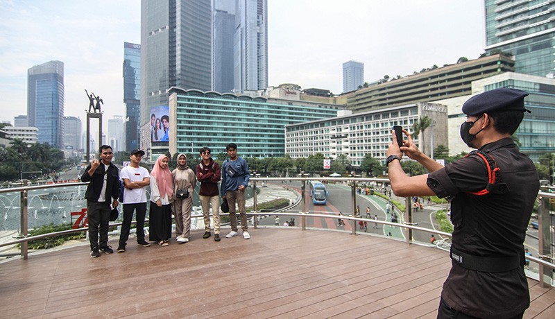 Spot Foto Baru di Ibu Kota dengan Latar Belakang Air Mancur Bundaran HI - Bagian 1