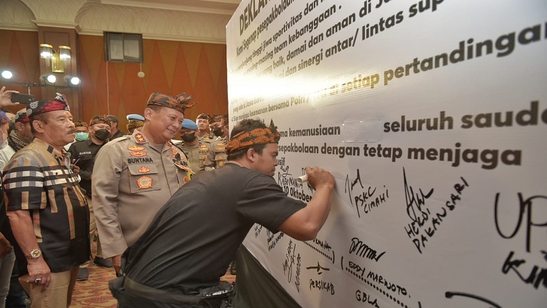 Stakeholder Persepakbolaan Jawa Barat Tanda Tangani 5 Poin Deklarasi Damai