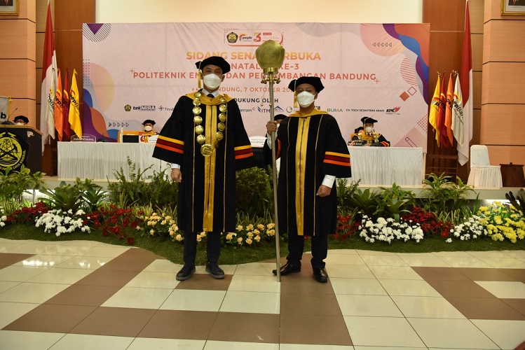 Gelar Dies Natalis Ketiga, PEP Bandung Sukses Luluskan SDM Berkualitas