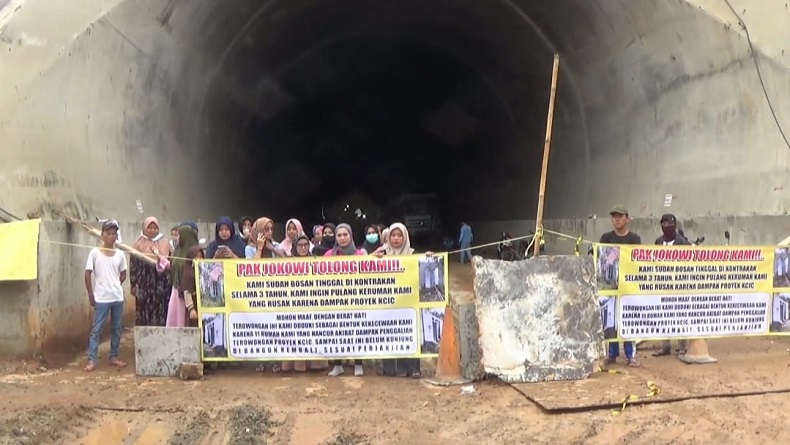 Puluhan Warga Purwakarta Duduki Terowongan Kereta Cepat dan Tuntut Ganti Rugi
