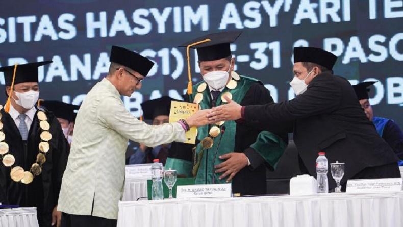 title Sandiaga Uno Optimistis Wisudawan UNHASY Tebuireng Jombang Mampu Ciptakan Lapangan Kerja Sandiaga Uno Optimistis Wisudawan UNHASY Tebuireng Jombang Mampu Ciptakan Lapangan Kerja