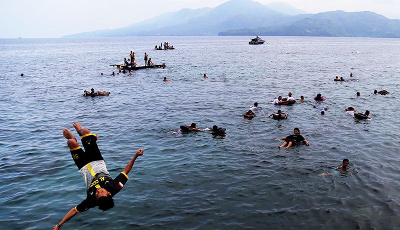 Serunya Berenang di Pantai Falajawa Kota Ternate - Bagian 2