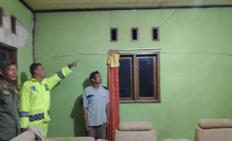 title Dampak Gempa Banten, BPBD Lebak Catat 7 Rumah dan 1 Sekolah Rusak Dampak Gempa Banten, BPBD Lebak Catat 7 Rumah dan 1 Sekolah Rusak