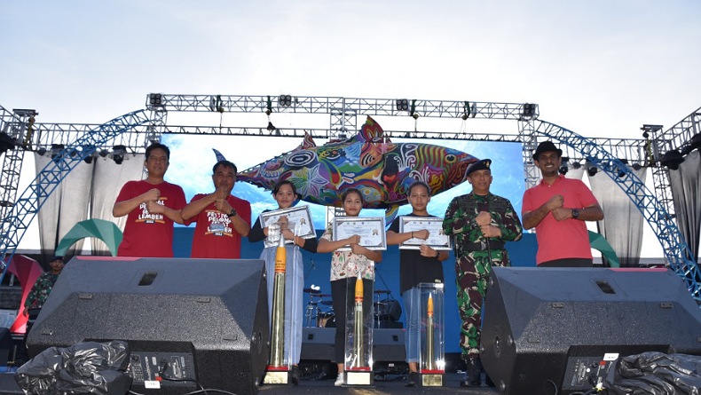 Danlantamal VIII Serahkan Piala Finswimming 1.000 Meter, Cek Pemenangnya