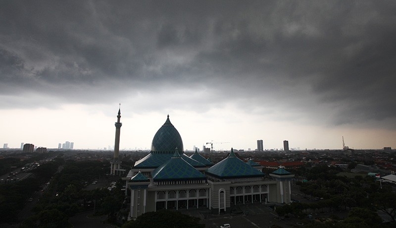 title Gubernur Khofifah Imbau Masyarakat Waspada Cuaca Ekstrem dan Bencana Hidrometeorologi  Gubernur Khofifah Imbau Masyarakat Waspada Cuaca Ekstrem dan Bencana Hidrometeorologi