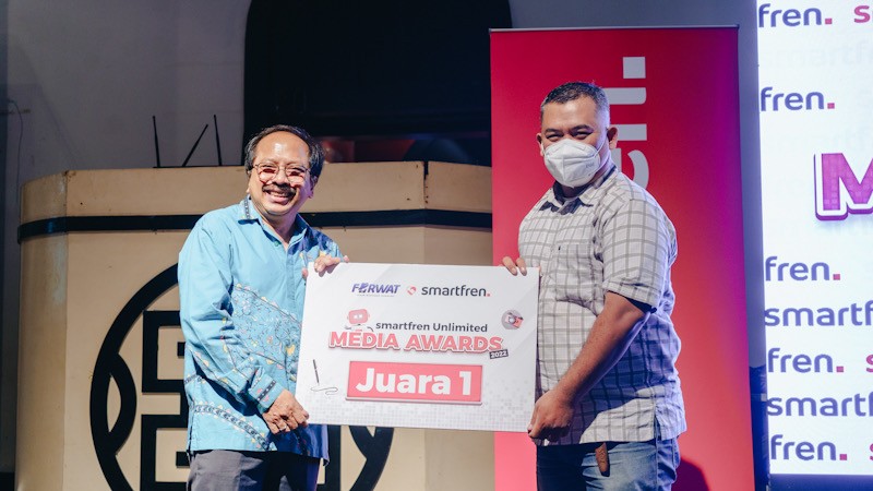 Penyerahan Penghargaan untuk Pemenang Smartfren Unlimited Media Awards 2022 - Bagian 2