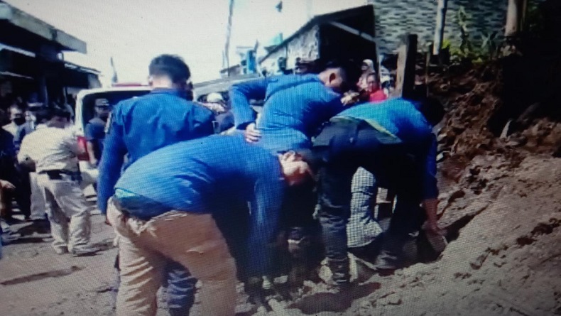 2 Pekerja Gorong-gorong di Cisarua KBB Terkubur Longsoran, Evakuasi Dramatis