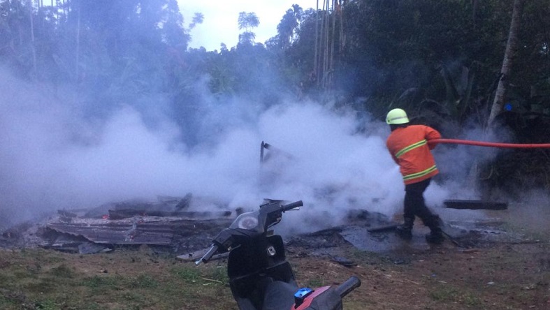 Ditinggal Pemilik Kunjungi Keluarga, Rumah di Solok Selatan Ludes Dilalap Api