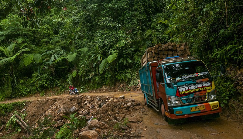 Jalan Lebak - Sukabumi Sudah Puluhan Tahun Rusak, Akses Penuh Lumpur dan Berbatu - Bagian 3