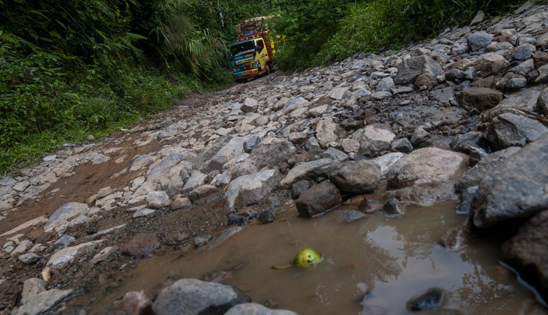 Jalan Lebak - Sukabumi Sudah Puluhan Tahun Rusak, Akses Penuh Lumpur dan Berbatu - Bagian 2