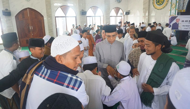 Kunjungan TGB Zainul Majdi ke Ponpes Ma'had Fahmussalam Al Aziziyah - Bagian 3