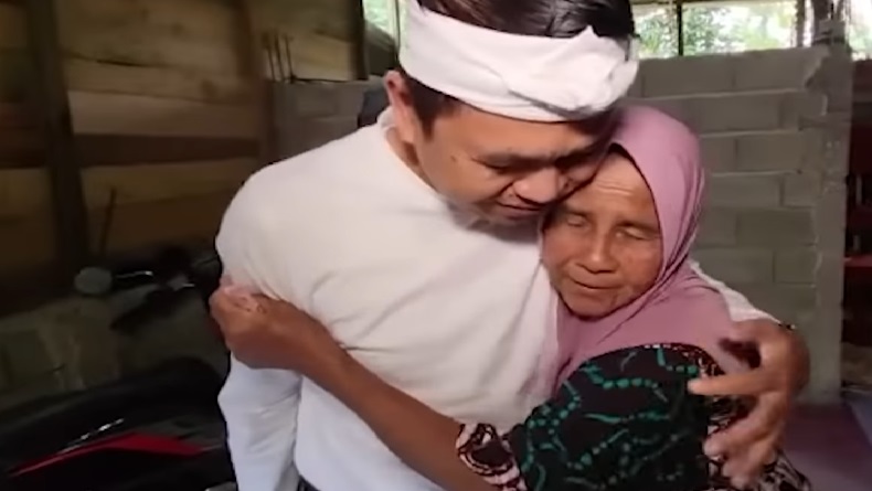 Janda Beranak 3 di Aceh Besar Nangis dan Peluk Dedi Mulyadi, Kenapa?