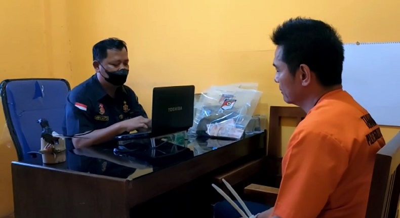 Tertangkap Tangan Ajak Istri dan Anak Peras Kades Rp250 Juta, Oknum Anggota LSM Diringkus