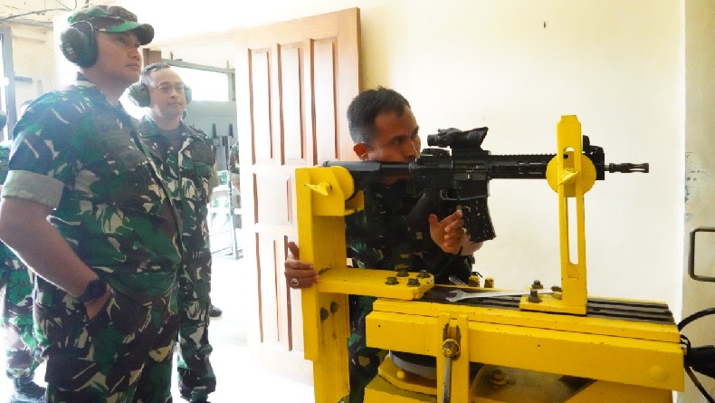 Pangdam III Siliwangi Tinjau Uji Senjata M-16 A1 Rekondisi Prajurit Paldam, Ini Hasilnya