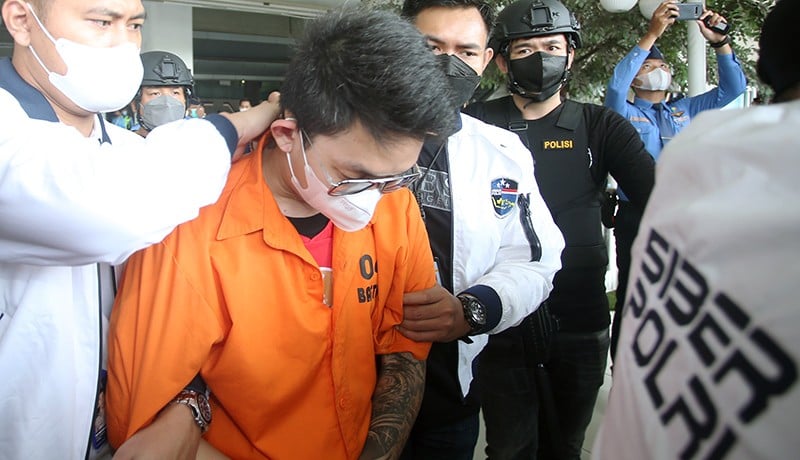 Foto 3 Bandar Besar Judi Online Jaringan Jakarta Ditangkap di Kamboja - Bagian 3