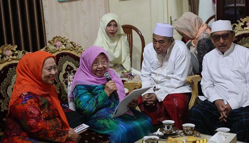 Nyai Machfudhoh Terima Surat dari Prabowo, Isinya Menyentuh Hati - Bagian 1