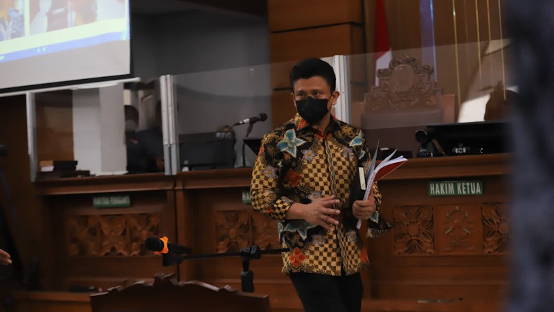 Pakai Batik, Ferdy Sambo Jalani Sidang Perdana Kasus Pembunuhan Berencana - Bagian 1