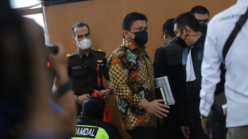 Pakai Batik, Ferdy Sambo Jalani Sidang Perdana Kasus Pembunuhan Berencana - Bagian 3