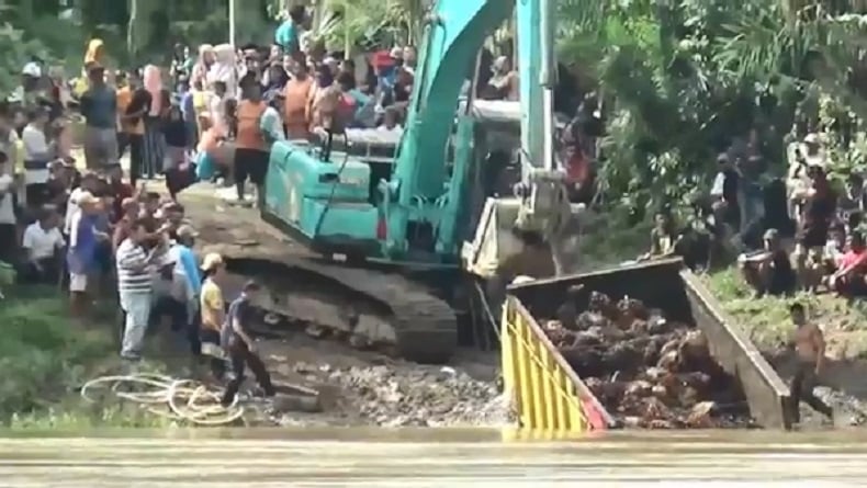  Sopir yang Tenggelam Bareng Truk Sawit di Sungai Batangahari Ditemukan
